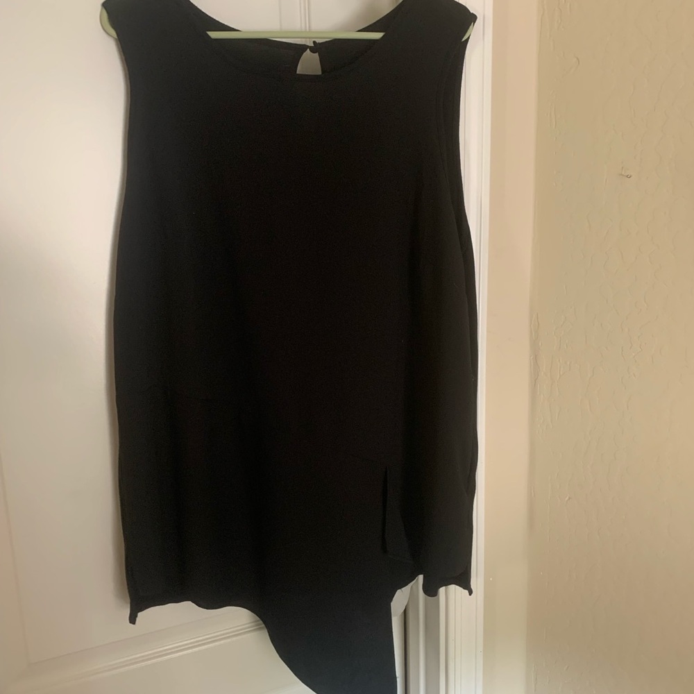 Lisa Rinna Collection Black Top Asymmetrical Hem Size 1x